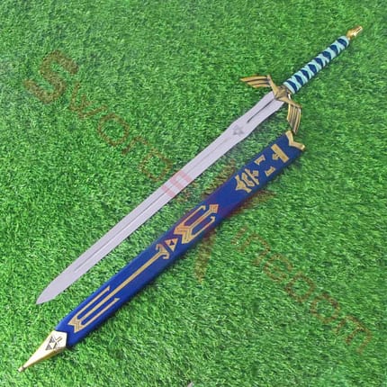 link-ornate-prophecy-hero-sword-from-zelda
